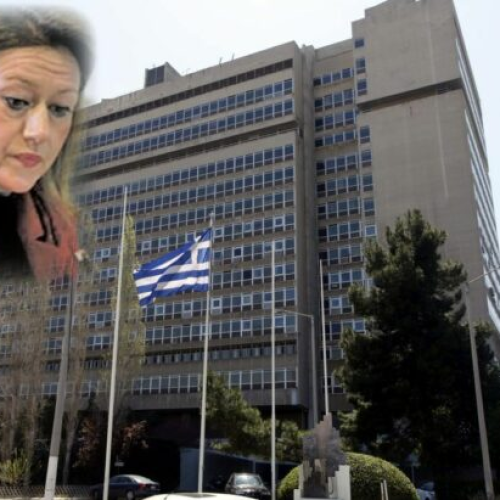 Αν υπογράφεις ό,τι σου δίνουν, προάγεσαι – Η Βασιλική Βλάχου το απέδειξε…