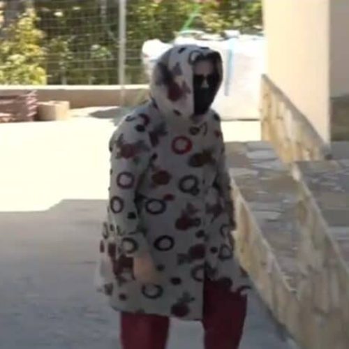 «Το έπαιζε άρρωστη, δούλεψε 51 μέρες σε ένα χρόνο» λένε συνάδελφοι της 62χρονης διευθύντριας ΚΕΠ που έθαψε τη μητέρα της