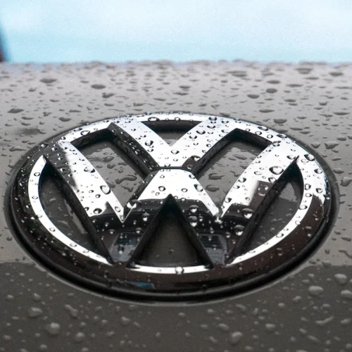 ΣΤΟΝ “ΑΝΑΠΝΕΥΣΤΗΡΑ” Η VOLKSWAGEN…ΣΤΑΜΑΤΑΕΙ THN ΠΑΡΑΓΩΓΗ ΤΗΣ!