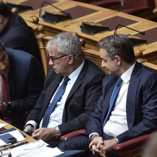 Πυρετός συγκάλυψης στο Μαξίμου – Η κυβέρνηση καταρρέει με νέα παραπομπή Υπουργού