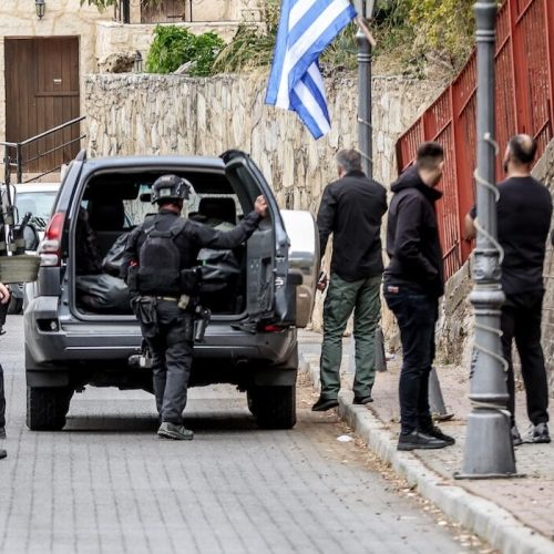 Περιστατικό με πυροβολισμούς και αποτέλεσμα  νεκρούς και τραυματίες σημειώθηκε στα Βορίζια Ηρακλείου Κρήτης  έπειτα από έκρηξη βόμβας το προηγούμενο βράδυ σε υπό κατασκευή σπίτι.  Σάββατο 1 Νοεμβρίου 2025  (ΣΤΕΦΑΝΟΣ ΡΑΠΑΝΗΣ / EUROKINISSI)