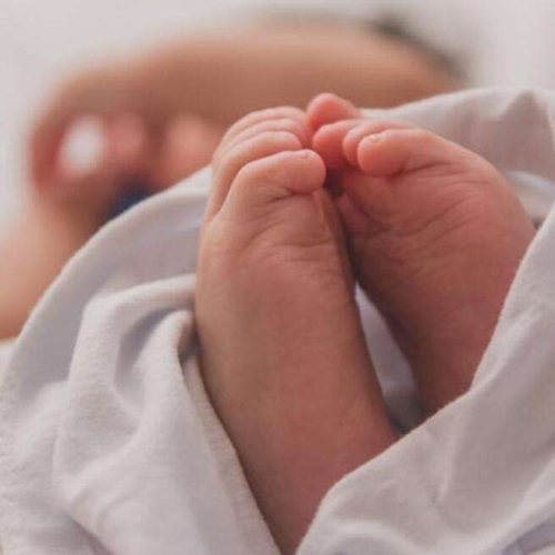 Ούρλιαζαν για βοήθεια – Θάνατος βρέφους 15μηνών συγκλόνισε την Χαλκιδική