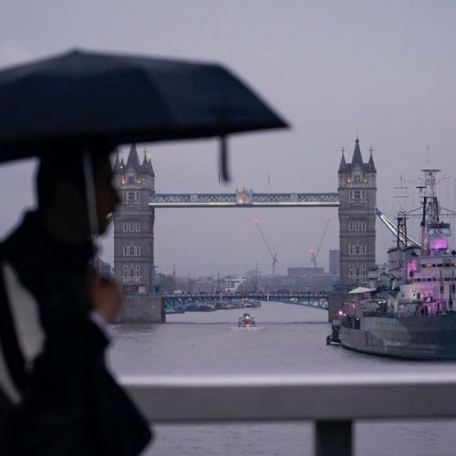 Βρετανία – Υποχρεωτική από σήμερα η έκδοση ΕΤΑ για τους Ευρωπαίους που θέλουν να ταξιδέψουν στη χώρα