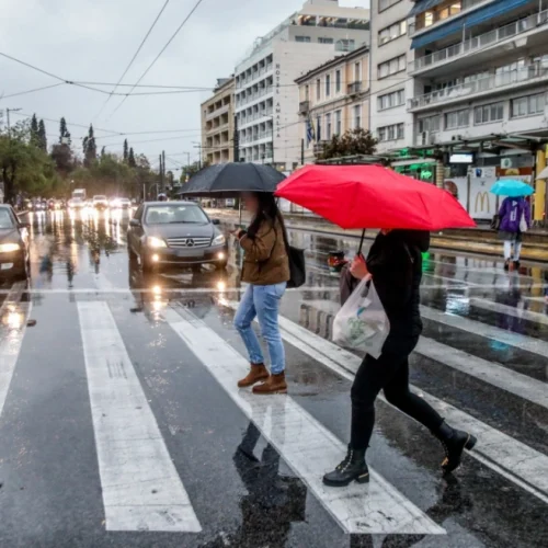 Άστατη Τσικνοπέμπτη με τρία βαρομετρικά χαμηλά – Πού και πότε θα χτυπήσουν τα έντονα φαινόμενα