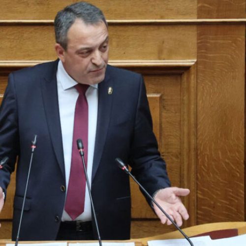«Κλάμα» στη Βουλή – Τα μάζεψε με λυγμούς ο Στίγκας