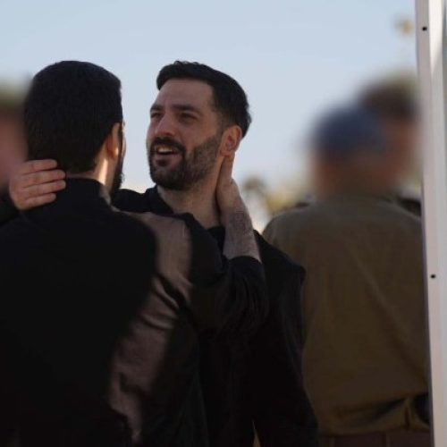 Ελεύθεροι αφέθηκαν οι 20 όμηροι της Χαμάς