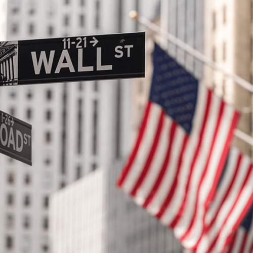 Μικτές τάσεις στη Wall Street εν μέσω γεωπολιτικών εντάσεων και ενεργειακών ανησυχιών
