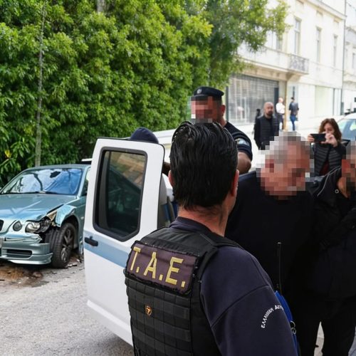 Κολωνάκι: 26χρονη τραγουδίστρια προκάλεσε καραμπόλα σε πέντε αυτοκίνητα υπό την επήρεια αλκοόλ