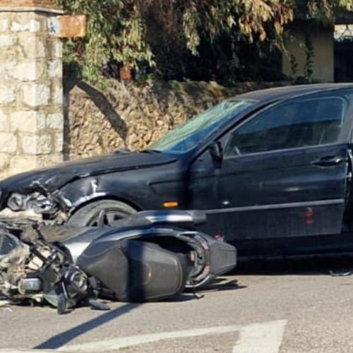 Σοβαρό τροχαίο στον Πύργο: Δικυκλιστής εκτινάχθηκε μετά από σύγκρουση με αυτοκίνητο