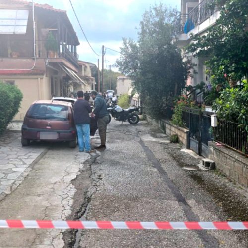 Μητροκτονία στα Τρίκαλα: Ο 18χρονος σκότωσε τη μητέρα του γιατί «τον παραμελούσε» – Τι θα πει στην απολογία του σήμερα