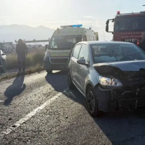 Τροχαίο στη Λαμία: Τρεις τραυματίες μετά από σύγκρουση δύο οχημάτων