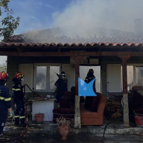 Στις φλόγες σπίτι στα Πολιτικά Εύβοιας – Σοβαρά εγκαύματα υπέστη ο ιδιοκτήτης