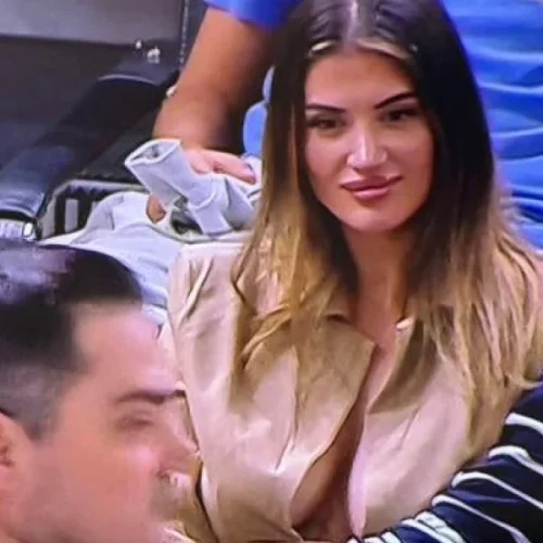 Η οπαδός που έκλεψε τις εντυπώσεις στη Γλυφάδα