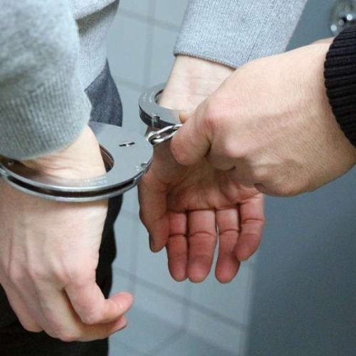 Άγιος Παντελεήμονας: Χειροπέδες σε δύο ανηλίκους και ενός 22χρονου για διακίνηση ναρκωτικών