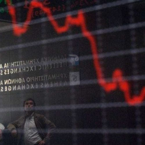 Ο εμπορικός πόλεμος έπληξε το Χρηματιστήριο Αθηνών – Βουτιά για τις τράπεζες