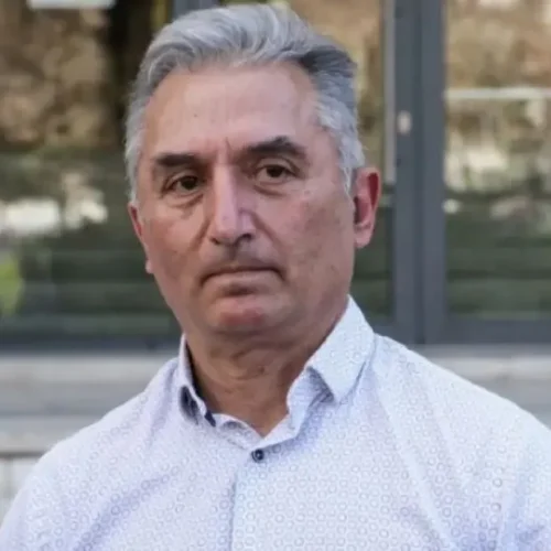 Κωνσταντινίδης: Η Καρυστιανού καπηλεύεται την ιστορία των Τεμπών