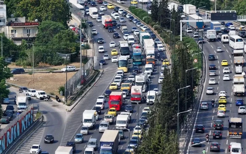 Κυκλοφοριακό στην Αθήνα: Ο Κηφισός προειδοποιεί για το μέλλον της πόλης – Πρόταση για 3.000 λεωφορεία και «πράσινο» Δακτύλιο