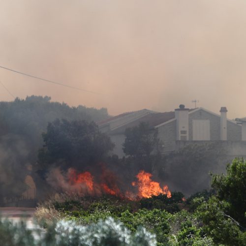 «ΜΕΓΑΛΗ» ΠΥΡΚΑΓΙΑ στη Ραφήνα – Μήνυμα του 112 για «ΕΚΚΕΝΩΣΕΙΣ»