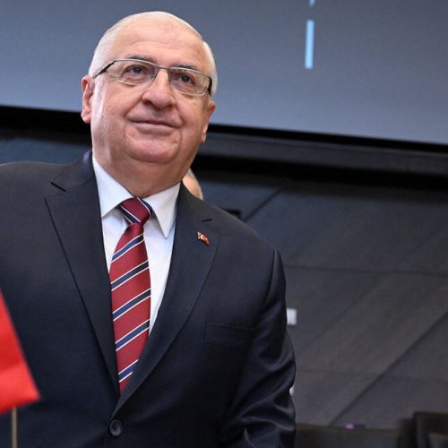 Πολεμικές ιαχές από την Άγκυρα: Ο Γκιουλέρ απειλεί την Κύπρο και «δείχνει» την Ευρωπαϊκή Ένωση