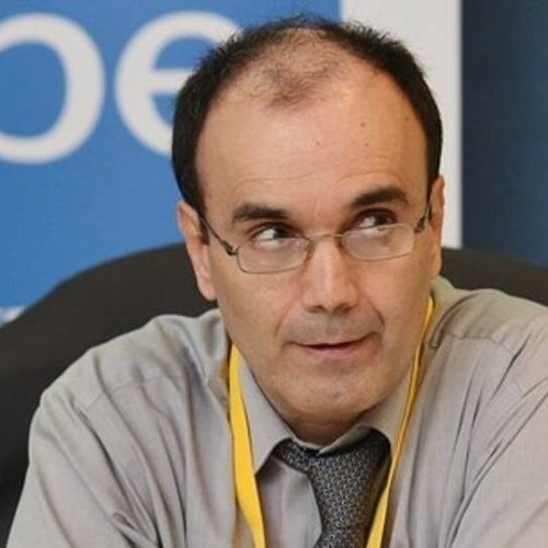 Ζερβός έξω με συνοπτικές διαδικασίες…