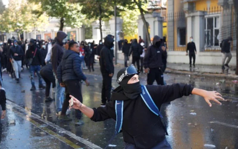 Συγκρούσεις στα Τίρανα: Στο τραπέζι το ενδεχόμενο πρόωρων εκλογών καθώς η κρίση στην Αλβανία κλιμακώνεται