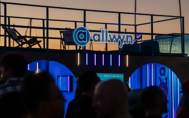 Το μουσικό challenge της Allwyn με στίχους από τα Ημισκούμπρια (vid.) – Μια δοκιμασία που ξεχώρισε τους πιο φανατικούς από τους…απλούς περαστικούς